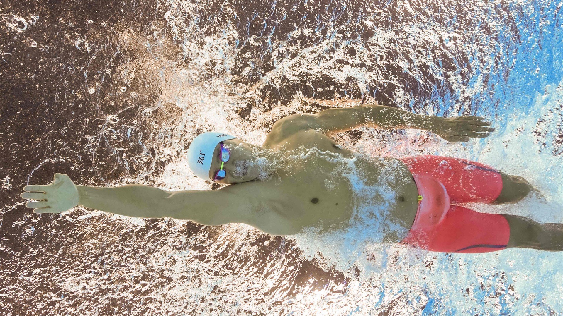 米兰体育app在线下载-C罗挑战纪录片拍摄展现幕后真实一面，c罗足球纪录片