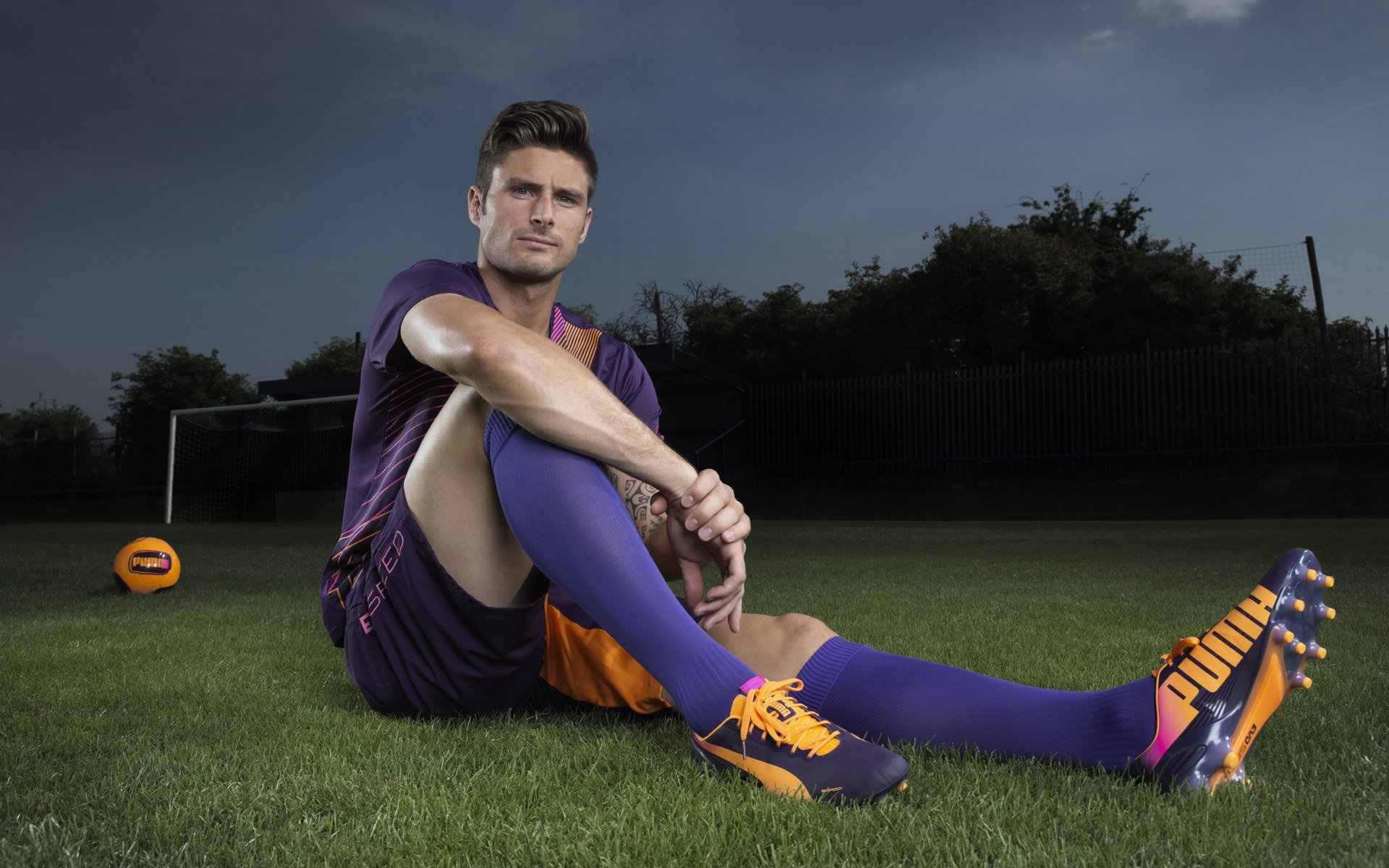 山野露营+越野跑组合赛 “跑入营地再扎帐篷”玩法新颖